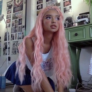 - ♥️  HAILEY 40” PINK WAVY FRONT WIG *NEW*